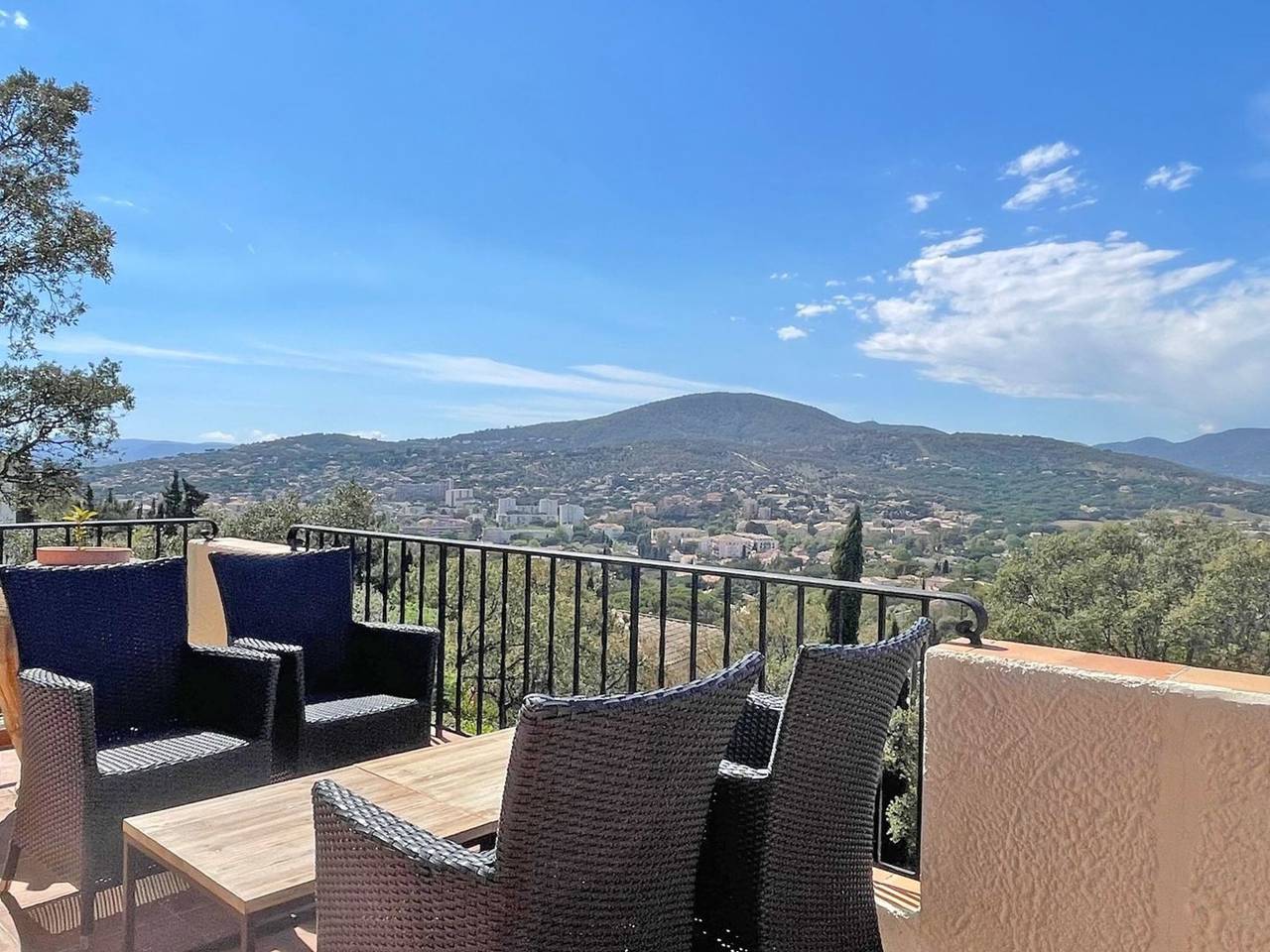 Villa "Armalac" mit Bergblick in Sainte-Maxime, Region de Draguignan