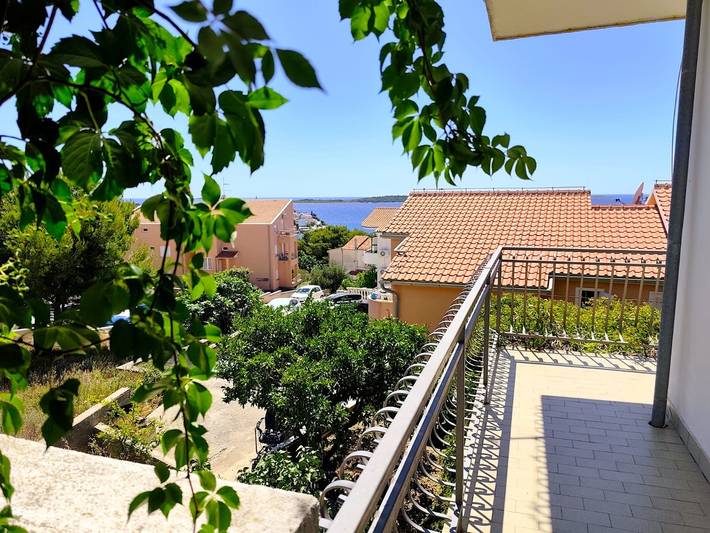 Ferienwohnung für 9 Personen, mit Balkon/Terrasse in Primosten - 3