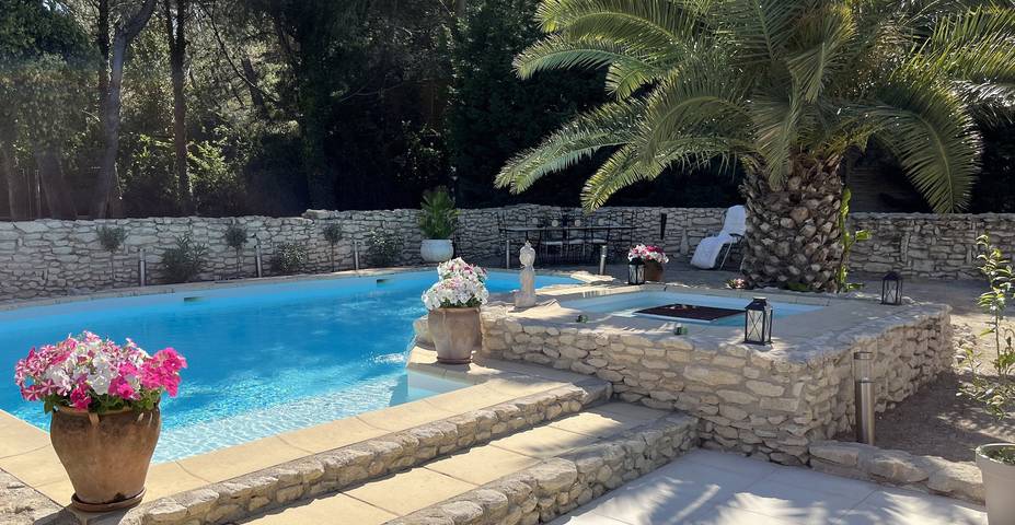 Location de vacances pour 6 personnes, avec terrasse et jardin, animaux acceptés à Châteaurenard - 2