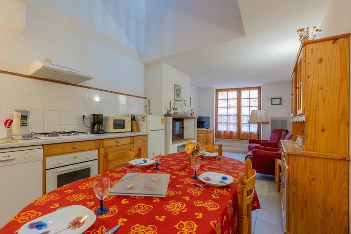 Gîte pour 4 personnes, avec terrasse à Dio-et-Valquières - 3