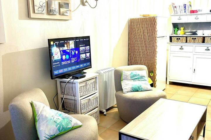Appartement entier, App 3 pièces , résidence privée 25hect, 4 pers, jardinet privatif, vue mer, in Grimaud, Côte méditerranéenne (France)