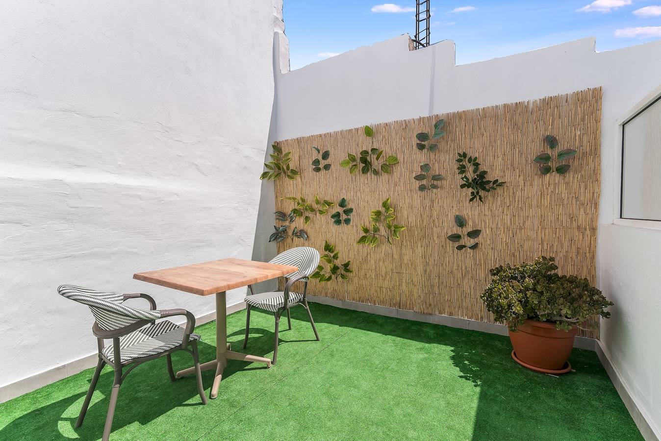 Apartamento entero, Home2Book Quiet Retreat with Patio & Roof Access in Vecindario, Santa Lucía de Tirajana