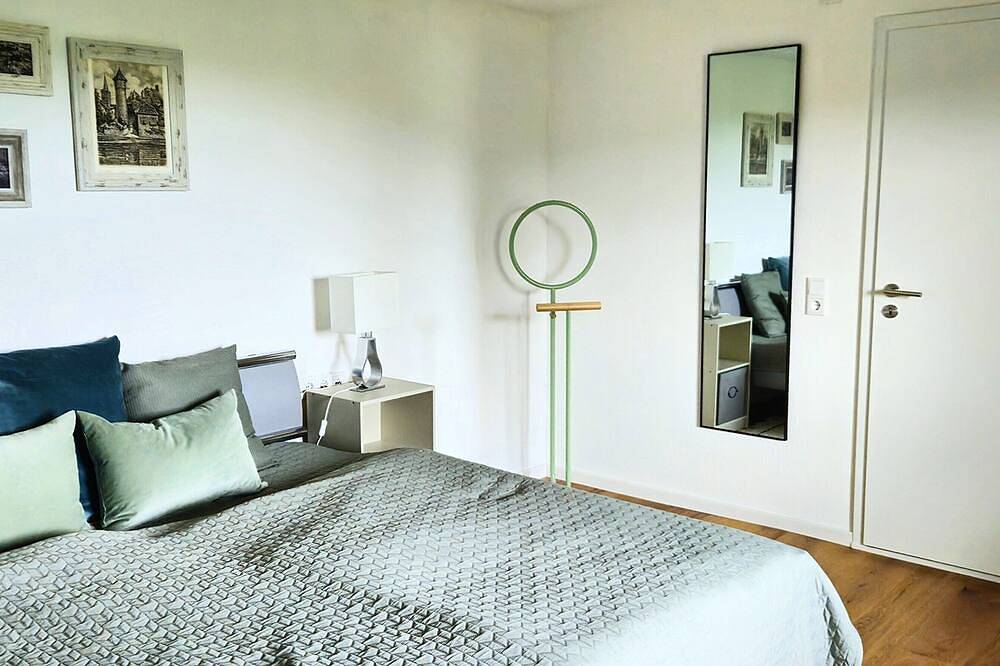 Ganze Wohnung, Charmante Ferienwohnung in Wertheim - ruhige Lage im Grünen, nah zur Altstadt in Wertheim, Taubertal