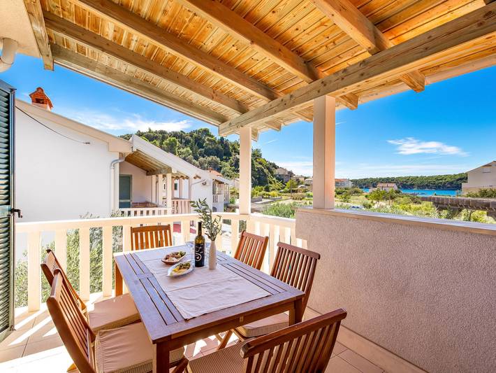 Ferienwohnung für 4 Personen, mit Balkon und Garten sowie Kinderpool auf Rab - 2