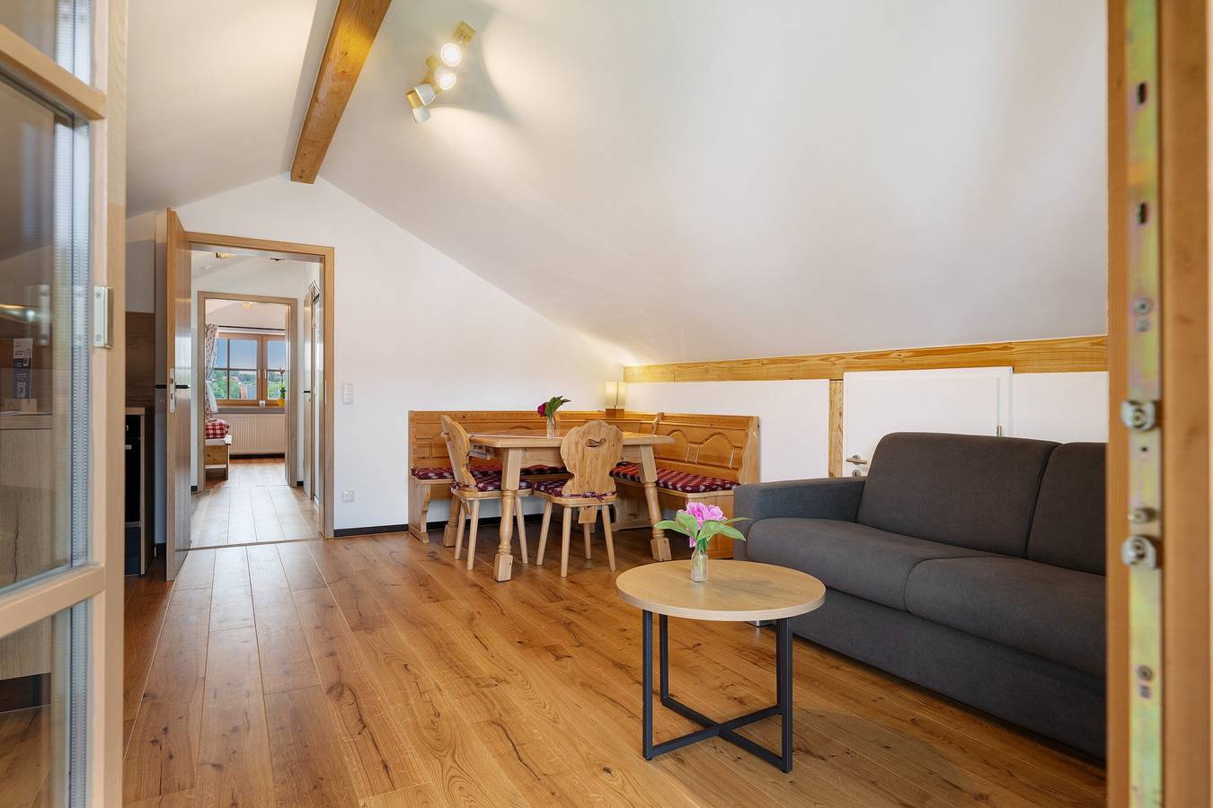 Apartamento entero, Apartamento vacacional 'Am Teisenberg' con jardín privado, balcón y Wi-Fi in Teisendorf, Rupertiwinkel