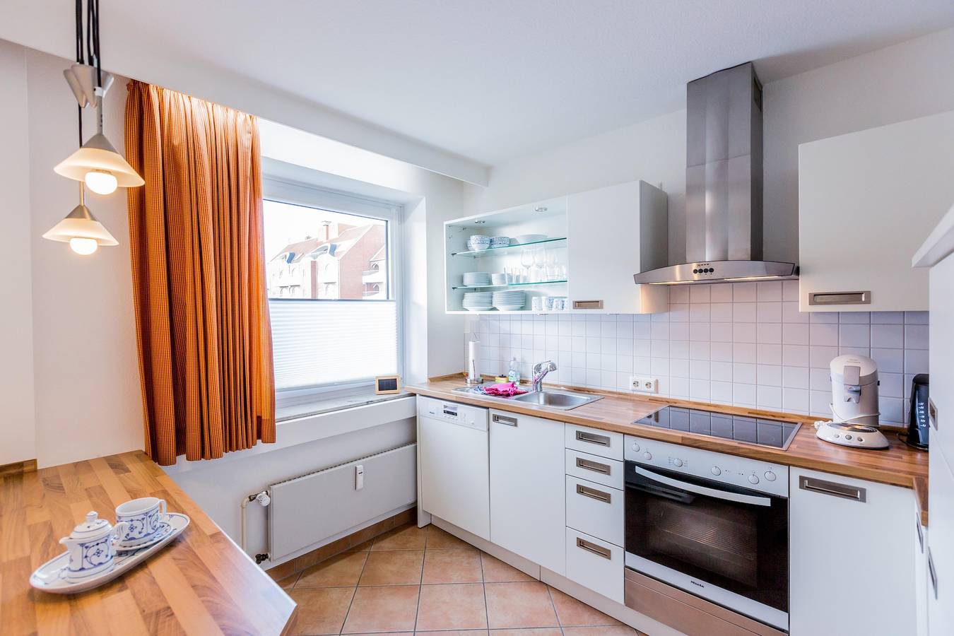 Ganze Wohnung, Strandnixe 204  mit 2 Schlafzimmer, Fahrstuhl, 3 x Tv und Westbalkon,Geschirrspüler , Pkw Stellplatz, Wlan ! in Döse, Cuxhaven