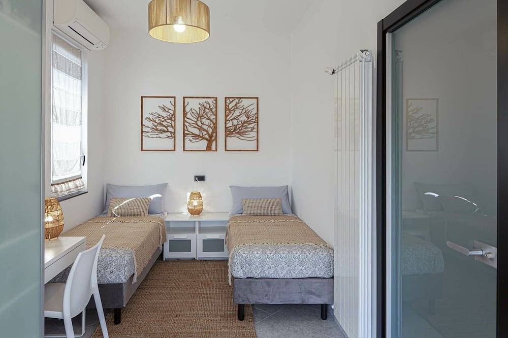 Villa La Rodina, de uso exclusivo, para 12, con piscina climatizada (compartida) in Diano Marina, Diano Marina Municipio