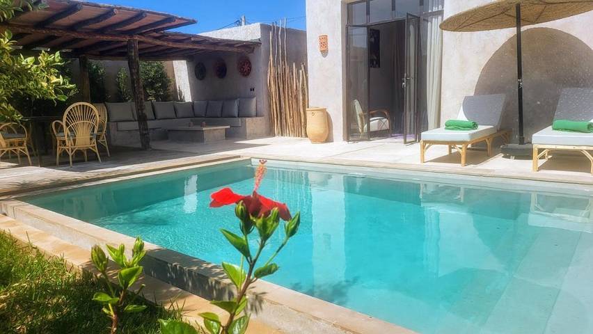 Villa pour 6 personnes, avec piscine et jardin, animaux acceptés