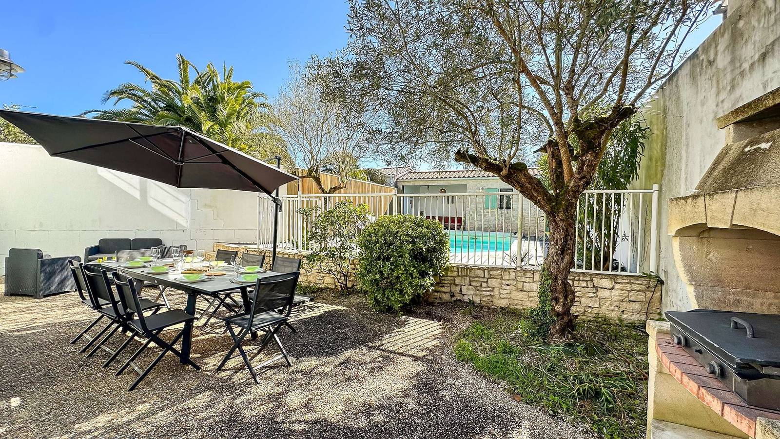 Appartement de vacances entier, Villa avec piscine à deux pas des pistes cyclables in Rivedoux-Plage, Île de Ré