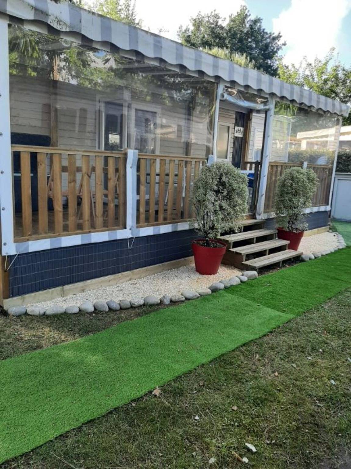 Komfortables Mobilheim in Gastes: 8 Schlafplätze, Pools & Grill in Gastes, Côte d’Argent