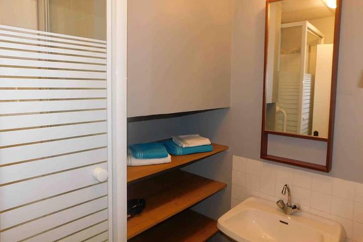 Location de vacances pour 4 personnes, avec sauna ainsi que jardin et piscine à Villetelle - 3