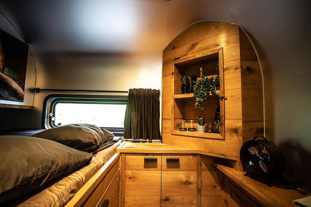 The Coon floating home / ecolodge in 's-Hertogenbosch, Noord-Brabant