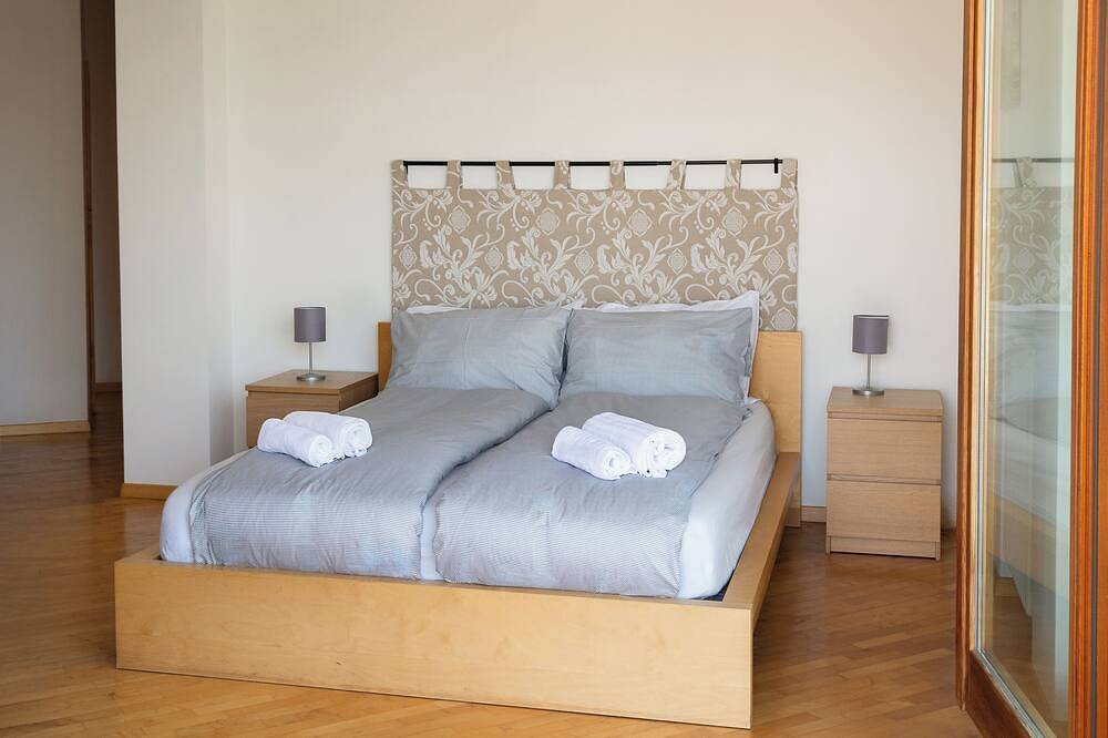 Ganze Wohnung, Exklusive Residenz in Torbole mit atemberaubender Aussicht, große Terrasse. in Torbole, Nago-Torbole