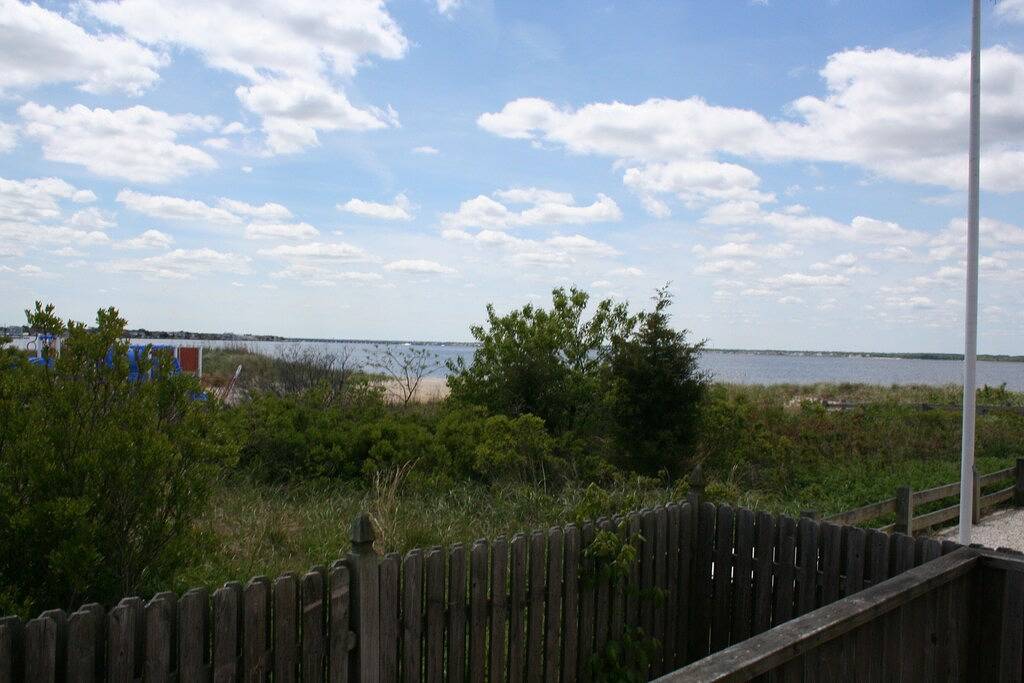 Ganze Wohnung, Lavallette Bay Front Duplex im Erdgeschoss. Mit schönen Ansichten beide vorhanden in Toms River, Ocean County