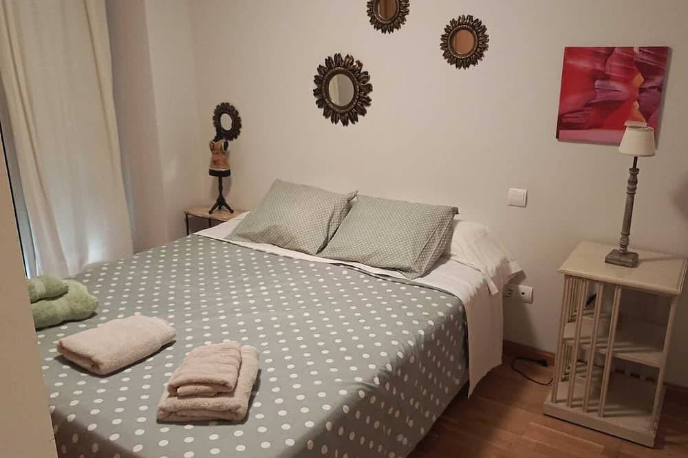 Entire apartment, 18 El Pilar Towers in Modernist Building in Saragossa, Saragossa Province