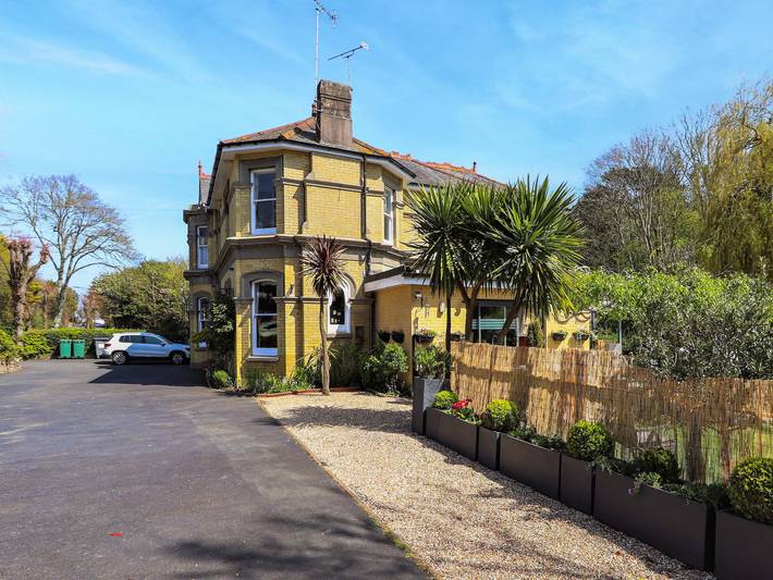 Cottage for 10 people, with garden in Shanklin