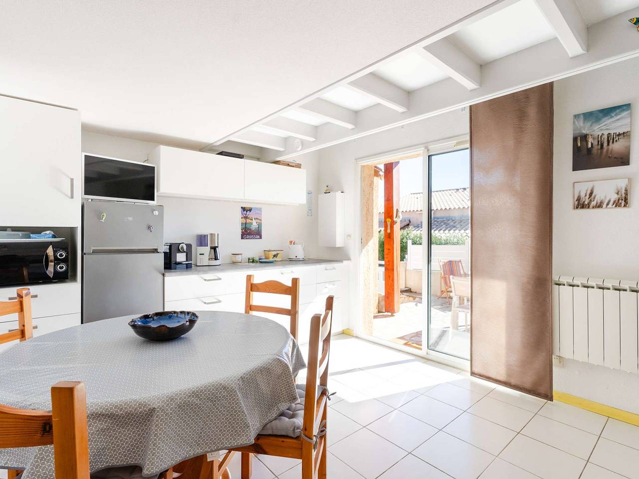 Klimatisiertes Ferienhaus mit Wlan, Pool & Tennis, nur wenige Minuten vom Strand entfernt in Saint Pierre la Mer, Fleury