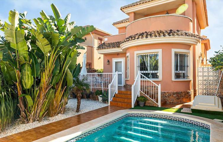 Holiday home for 6 people, with view and garden as well as pool - 1