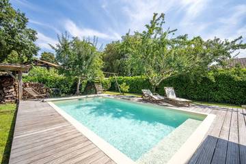 Location de vacances pour 10 personnes, avec jardin et terrasse à Azur