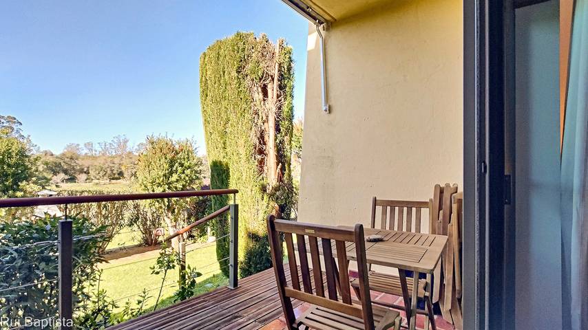 Appartement entier, Appartement "Arrancada 14" avec vue sur les montagnes, Wi-Fi et climatisation. in Pêra, Alcantarilha e Pêra