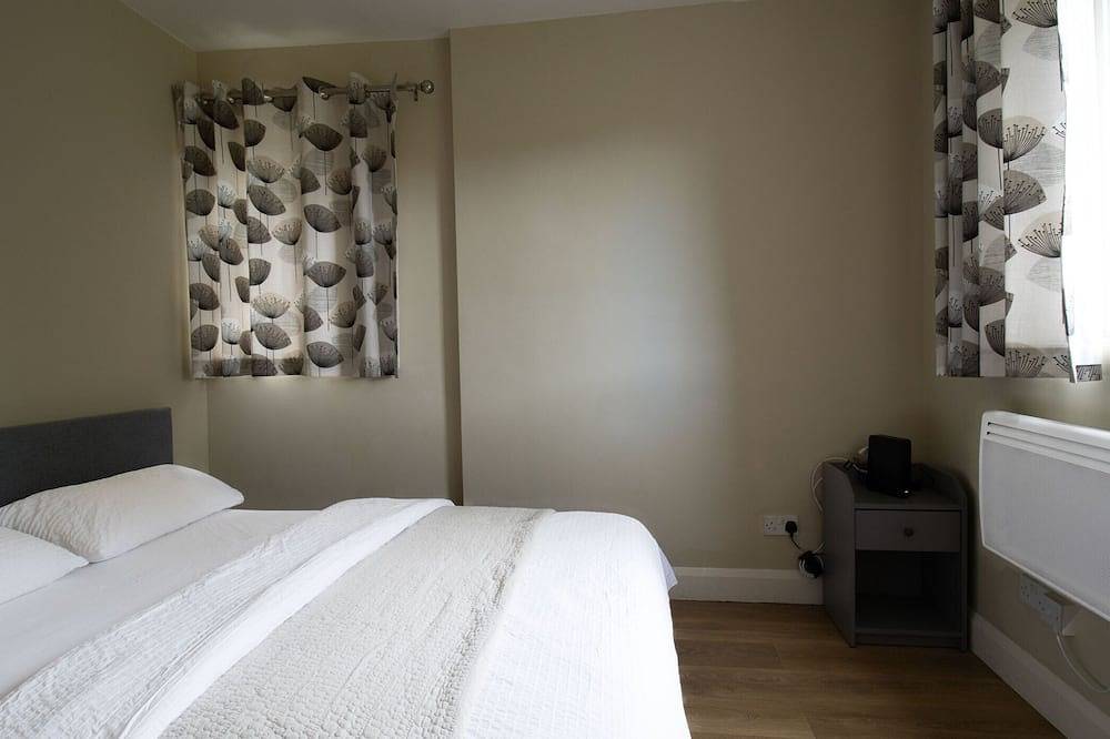 Ganze Wohnung, 35 min from London Victoria / 2-Bedrooms Flat in the Heart of Cheam Village in Sutton (London), London