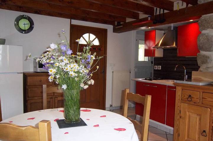 Location de vacances pour 3 personnes, avec jacuzzi et terrasse à Saint-Hilaire-du-Rosier - 4