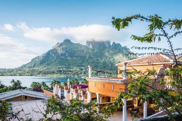Maison d’hôte pour 3 personnes, avec jardin et terrasse ainsi que vue et piscine dans Bora Bora
