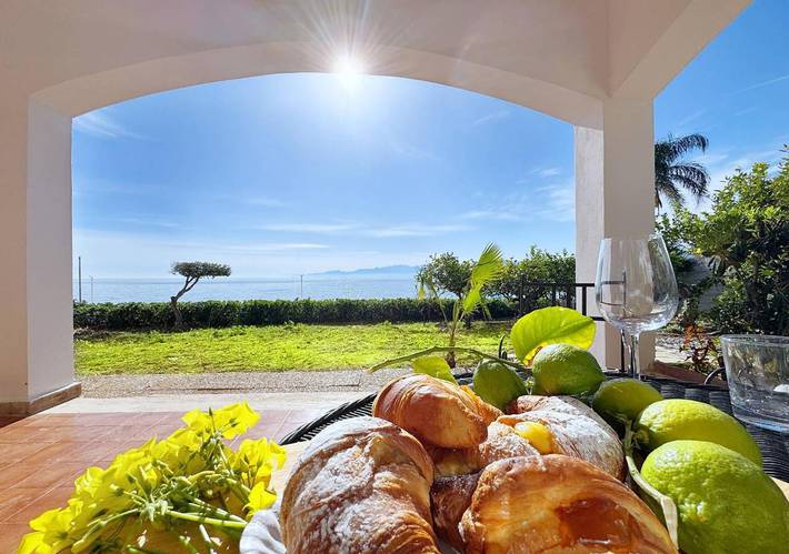 Location de vacances pour 7 personnes, avec Balcon et Terrasse ainsi que Jardin et Vue à Santa Flavia - 2