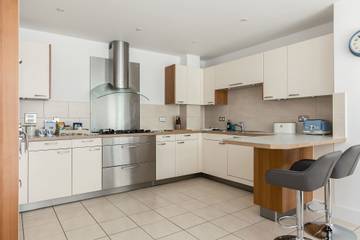 Apartment for 4 People in Poole, Poole Harbour, Photo 3