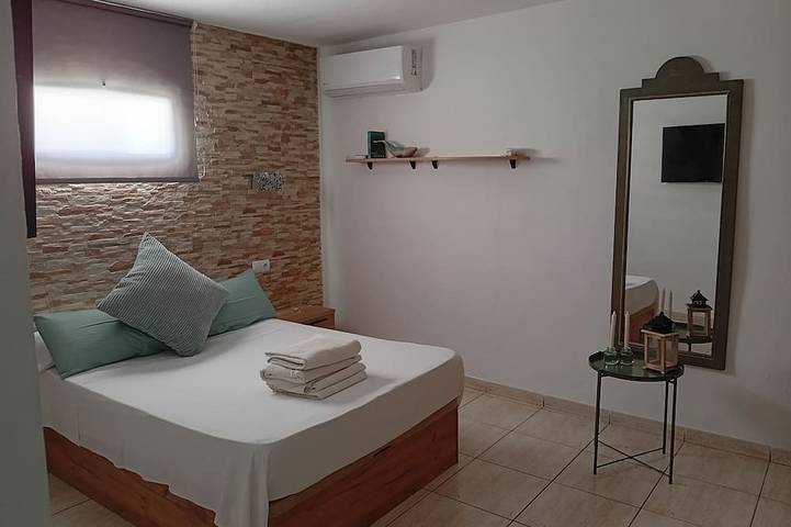 Casa con piscina, jardín, barbacoa, a/a, Wifi, parquing in Es Canar, Santa Eulària des Riu