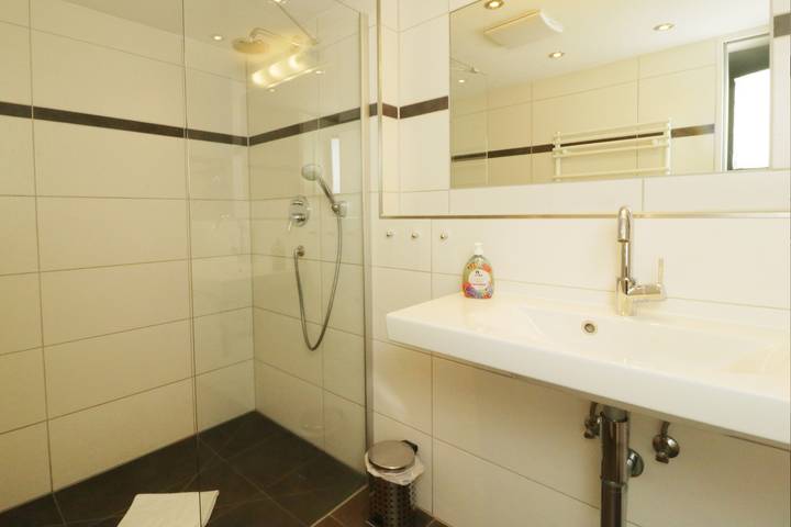 Gîte pour 7 personnes, avec jardin et terrasse, adapté aux familles à Feldberg - 4