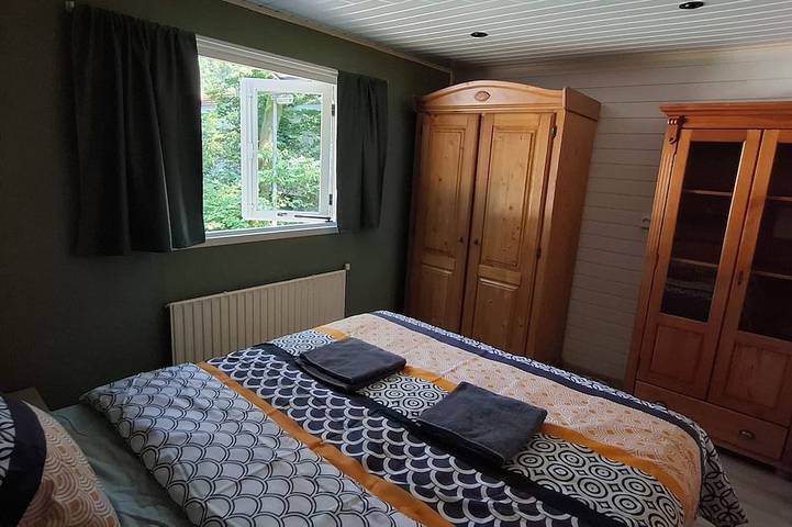 Bospark Veluwe Heerlijk Genieten. Chalet is Ruim, Heeft Airco en Omheinde Tuin in Veluwe