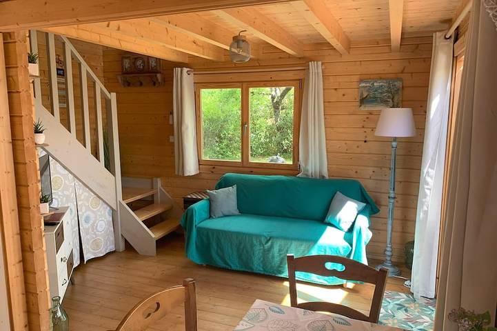 Gîte pour 4 personnes, avec terrasse ainsi que jardin et piscine dans Sajas - 4