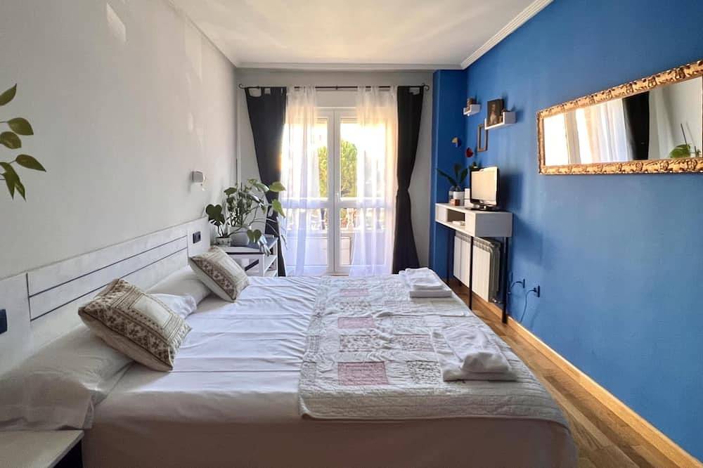 Entire apartment, Housingleon- Oliva House in León, Cordillera Cantábrica