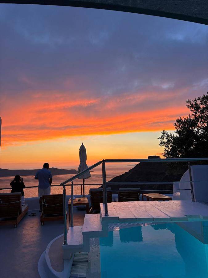 Ikastikies Suites in Firostefani, Thera