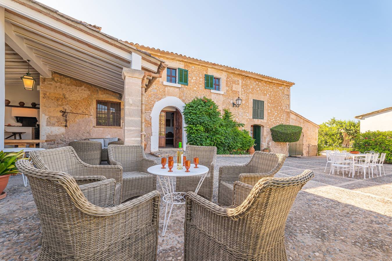 Beautiful Vacation Home "Can Faveta" with Mountain View, Pool, Wi-Fi in Alcúdia, North Majorca