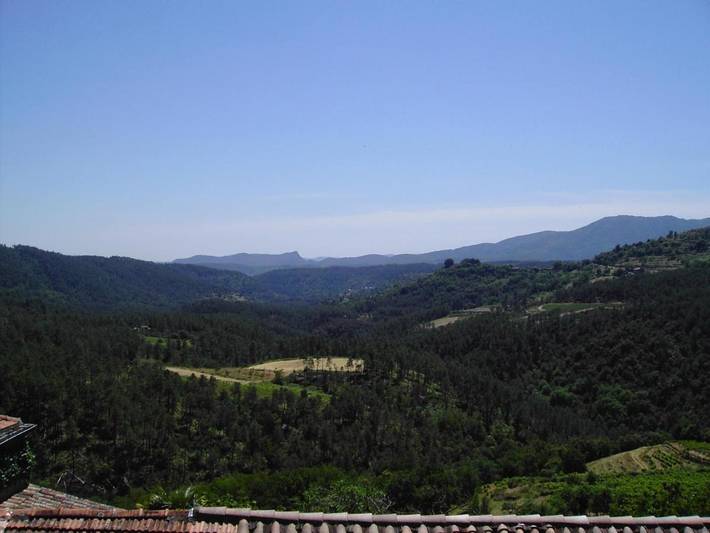 Location de vacances pour 6 personnes, avec piscine ainsi que vue et jardin à Payzac (Ardèche) - 3
