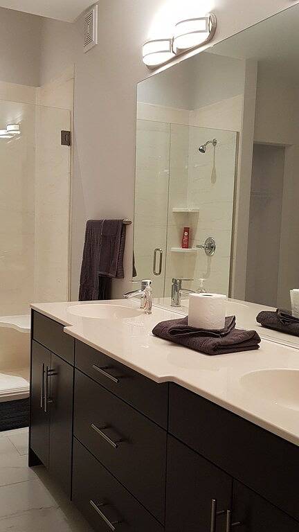 Appartement de vacances pour 6 personnes, avec jacuzzi et balcon, animaux acceptés