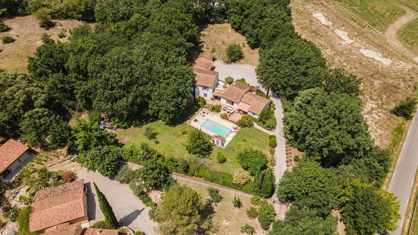 Location de vacances pour 9 personnes, avec jardin et piscine à Saint-Cannat - 4