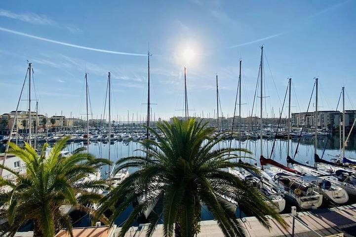 Location de vacances pour 4 personnes, avec piscine, animaux acceptés à Gruissan