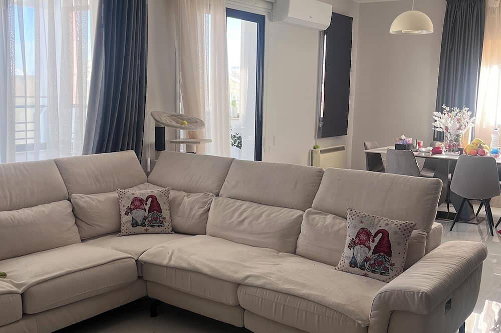Entire apartment, 3 bedroom apartment in Mackenzie area of Larnaca in Larnaca, Larnaca District