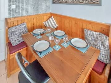 Holiday Home for 5 People in Hemsby, Newport (Norfolk), Photo 4