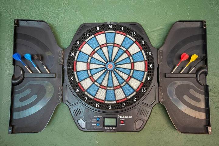 Location de vacances pour 12 personnes, avec vue et jardin ainsi que piscine et sauna à Pépieux - 2