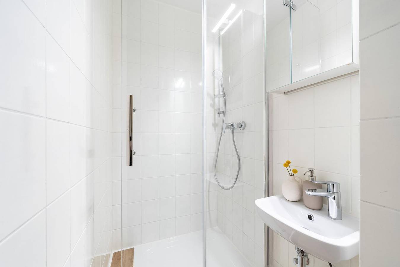 Ganze Wohnung, Ferienwohnung Hansekogge 3-16. Verträumt und direkt am Wattenmeer. in Cappel-Neufeld, Nordholz