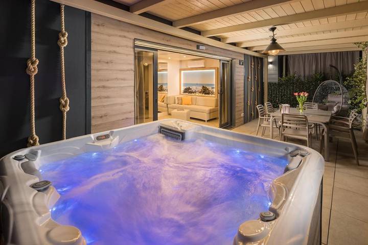 Ferienpark für 6 Personen, mit Pool und Whirlpool sowie Garten - 1