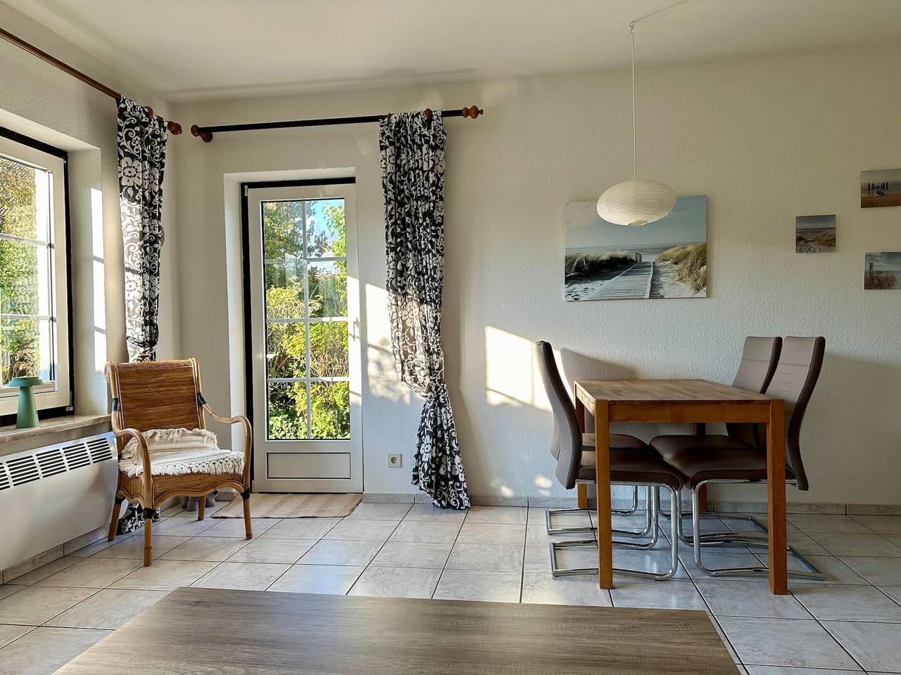 Ferienhaus 'Nordsee Huus' mit privater Terrasse, Gemeinschaftsgarten und Wi-Fi in Friedrichskoog-Spitze, Friedrichskoog