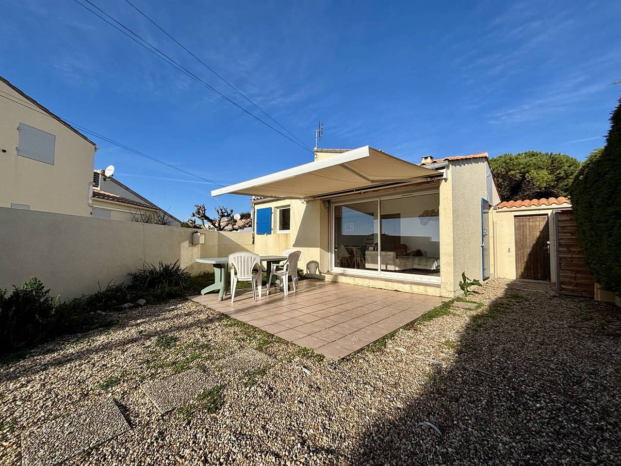 Ruhiges Haus 2 Schlafzimmer nahe Meer, Parkplatz, Terrasse in Saint-Denis-d'Oléron, Côte de Beauté