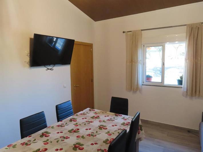 Location de vacances pour 6 personnes, avec jardin ainsi que vue et piscine, animaux acceptés dans Avis - 3