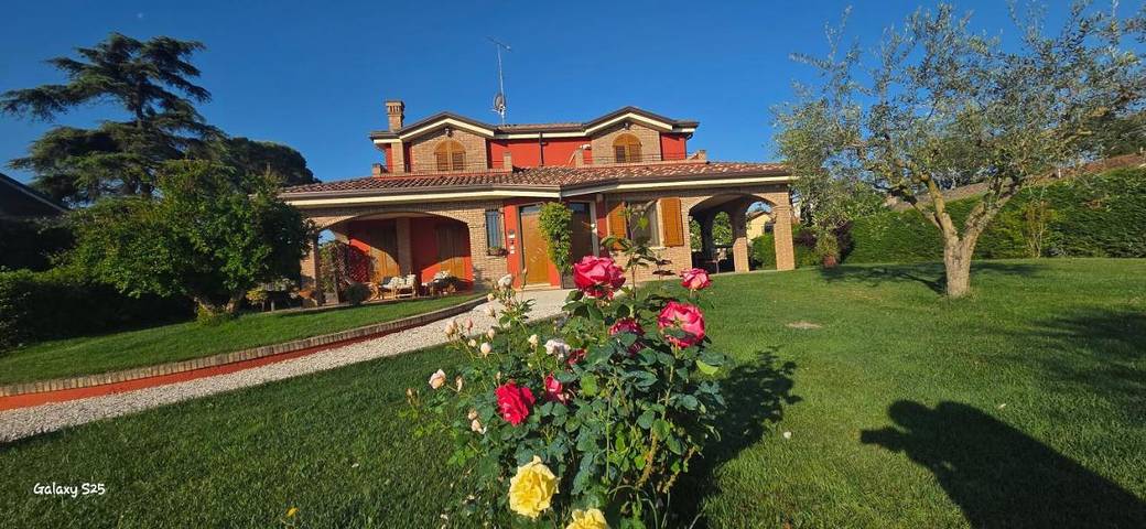 Chambre d’hôte pour 8 personnes, avec jardin et vue à San Giovanni in Marignano