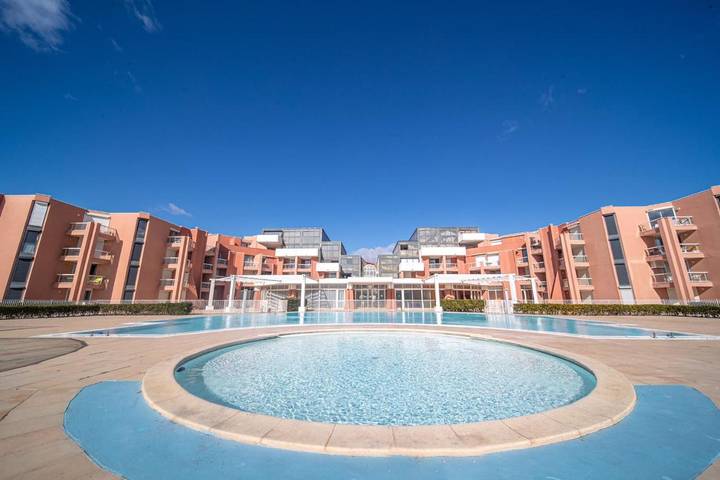 Appartement de vacances pour 2 personnes, avec bassin pour enfant ainsi que piscine et vue